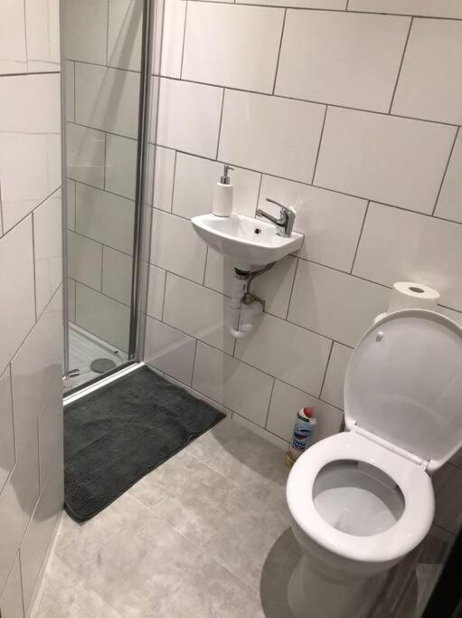 希思罗Bedfont House公寓 外观 照片