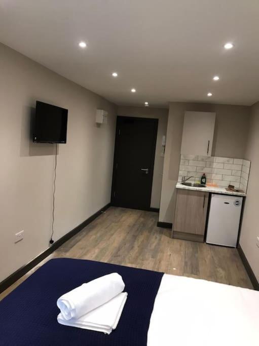 希思罗Bedfont House公寓 外观 照片
