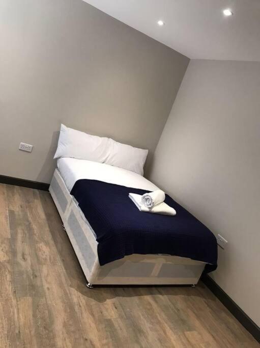 希思罗Bedfont House公寓 外观 照片